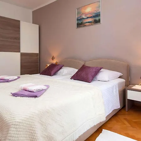 Apartamento In With Two-bedrooms 2 Jadranovo
